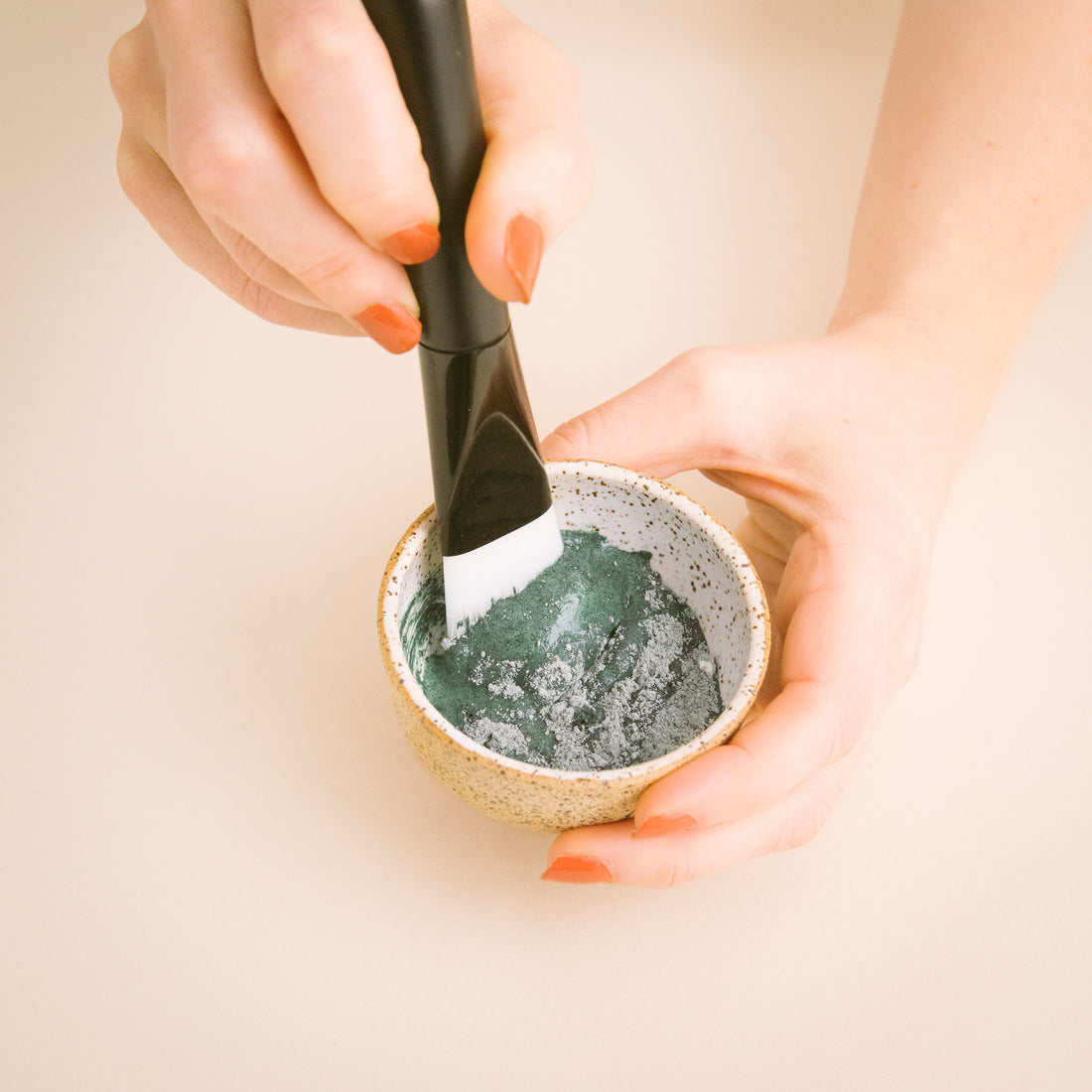Superfood Powder-to-Mousse Purifying Clay Mask